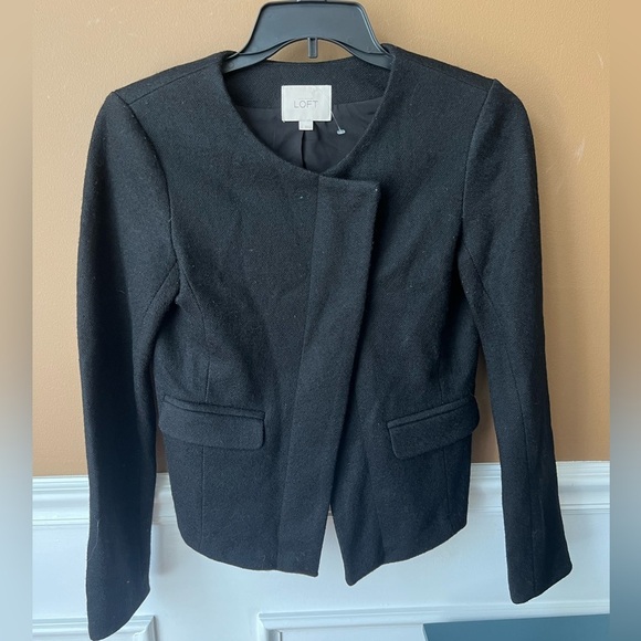 LOFT Black Blazer Asymmetrical Tailored Suit Jacket Size 2 Business Wool Blend - Picture 2 of 6